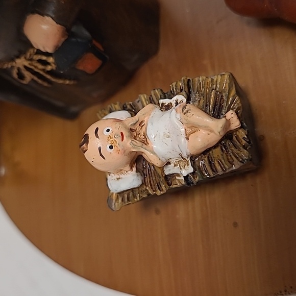 Adorable Nativity - Picture 12 of 16